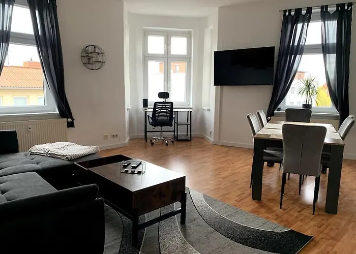 Moderne Wohnung Nahe Bahnhof Und Dem Goitzschesee