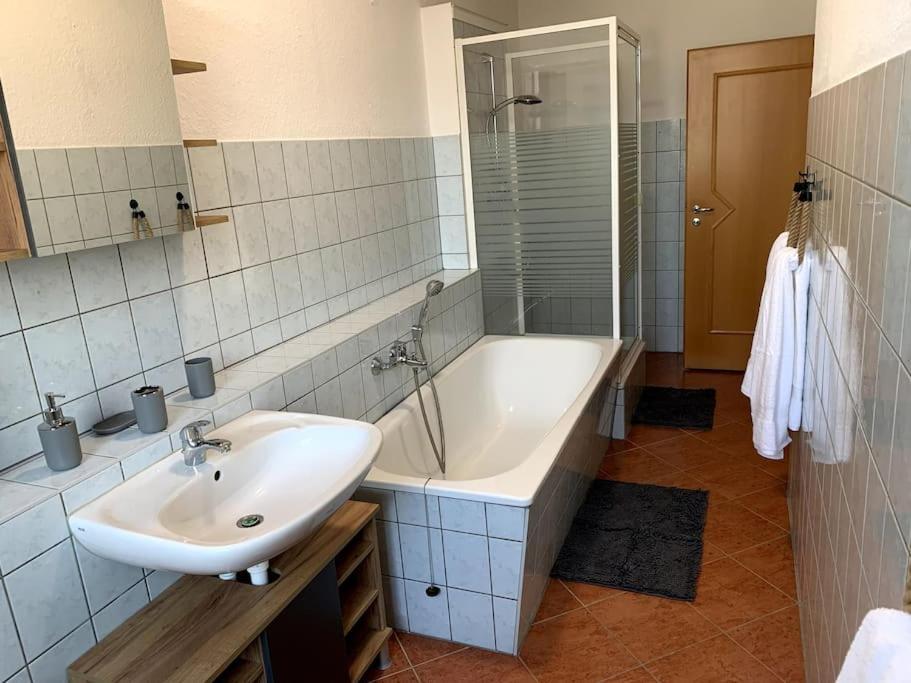 Moderne Nahe Bahnhof Und Dem Goitzschesee Apartment Bitterfeld-Wolfen